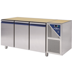 Prismafood Kühltisch 3 Türen Kapazität: 606 lt Temperatur: 0°C/+10°C