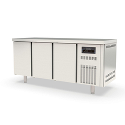 Vaiotec Topline Gastro-Kühltisch, 3-fach GN 1/1 mit 3 Türen, 1795 × 700 mm