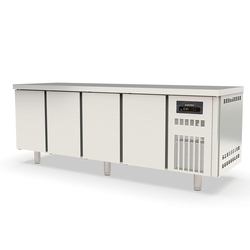 Vaiotec Topline Gastro-Kühltisch, 4-fach GN 1/1 mit 4 Türen, 2245 × 700 mm
