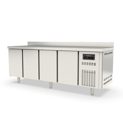 Vaiotec Topline Gastro-Kühltisch, 4-fach GN 1/1 mit 4 Türen & Aufkantung, 2245 × 700 mm