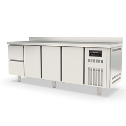 Vaiotec Topline Gastro-Kühltisch, 4-fach GN 1/1 mit 2 Schubladen, 3 Türen & Aufkantung, 2245 × 700 mm