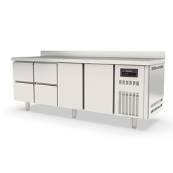 Vaiotec Topline Gastro-Kühltisch, 4-fach GN 1/1 mit 4 Schubladen, 2 Türen & Aufkantung, 2245 × 700 mm