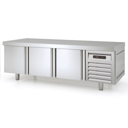 Vaiotec Topline Gastro-Unterbaukühltisch, 3-fach GN 1/1 mit 3 Türen, 1795 × 700 mm