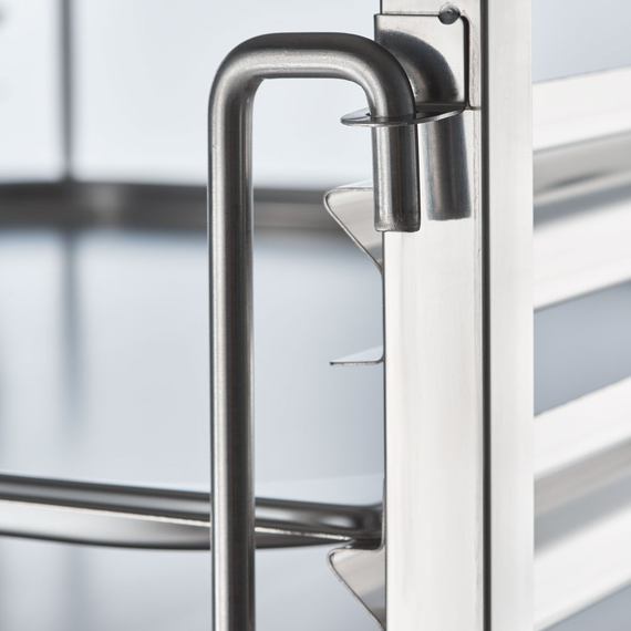 Stalgast Tablettwagen aus Edelstahl, passend für 14 x GN 2/1, 590 x 670 x 1735 mm (BxTxH), Bild 2