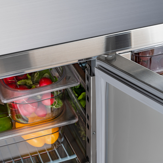 Starline Tiefkühltisch mit 3 Türen, GN 1/1, 1795x700x850 (BxTxH), ohne Aufkantung, Bild 3