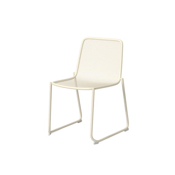 Feros Mase – Stapelstuhl, Sand